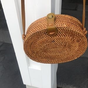 Rattan oval straw pocketbook